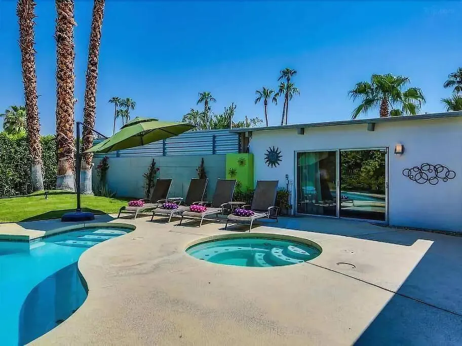 Serene 4 Bed 3 Bath Heated Pool Natural Backyard Heart Of Palm Springs Nyaraló