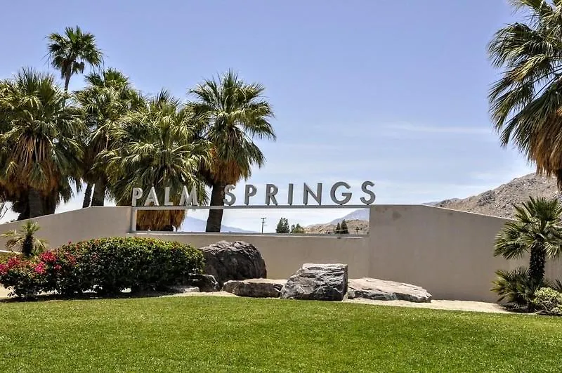 Serene 4 Bed 3 Bath Heated Pool Natural Backyard Heart Of Palm Springs 0*,