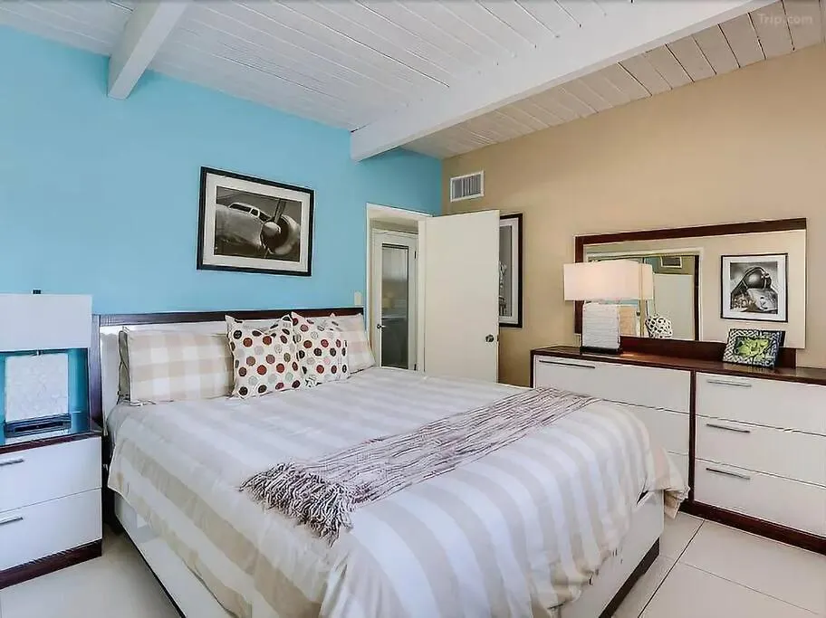 Serene 4 Bed 3 Bath Heated Pool Natural Backyard Heart Of Palm Springs